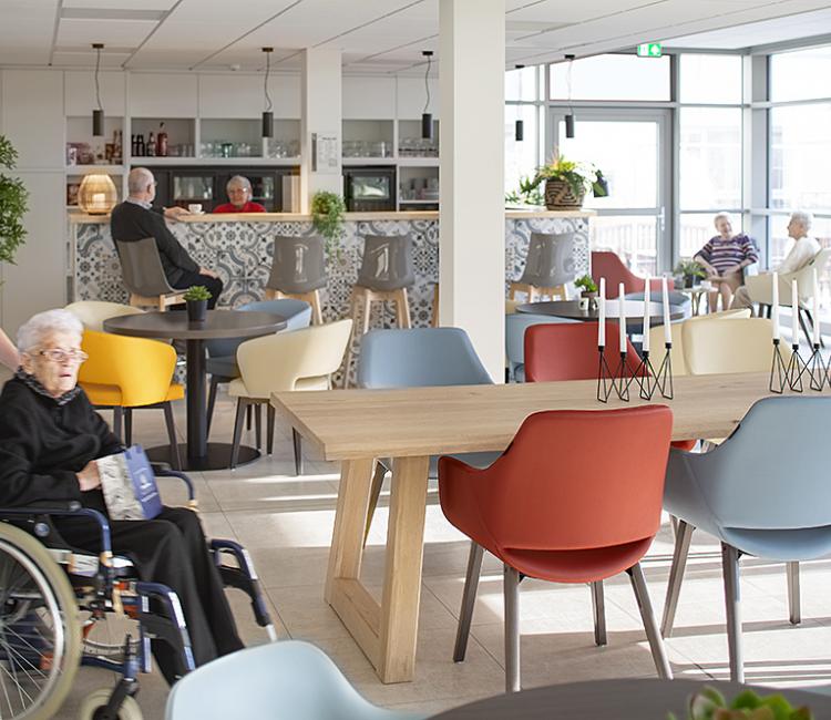 Creating Hospitality - WZC Lacourt Oostende - momens furniture (18)